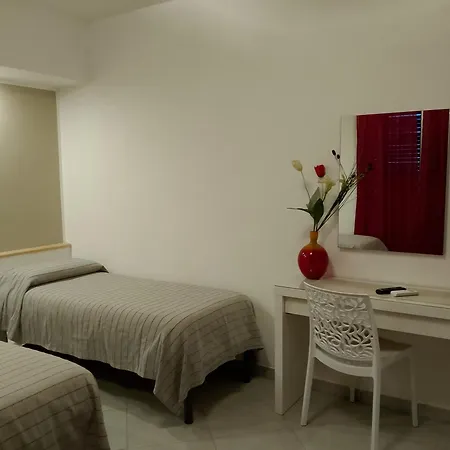 Signorino Eco & Θέρετρο 2*